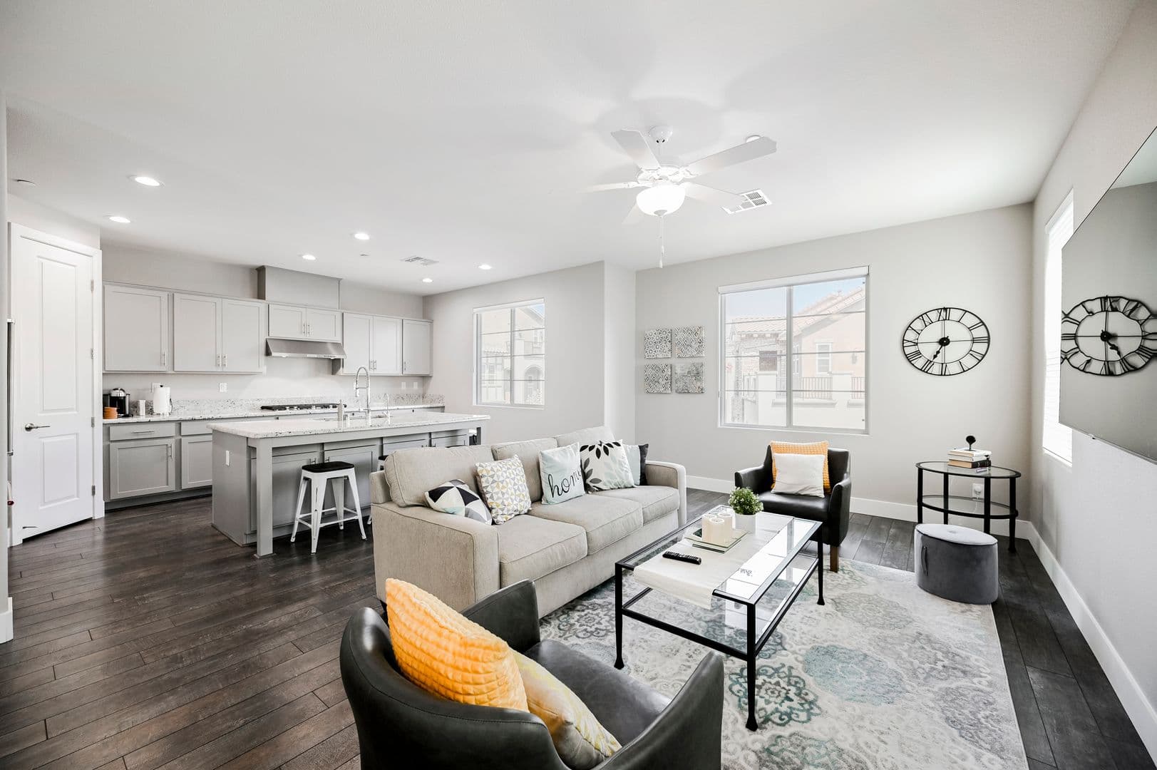 Henderson Townhome: 43 Via Di Vita