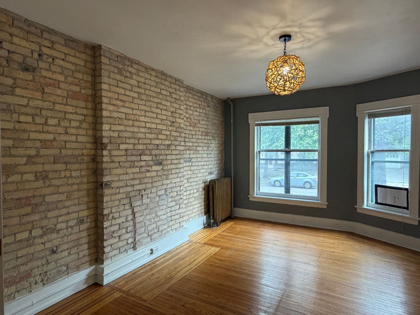 Minneapolis Apartment: 515 5th Ave. SE
