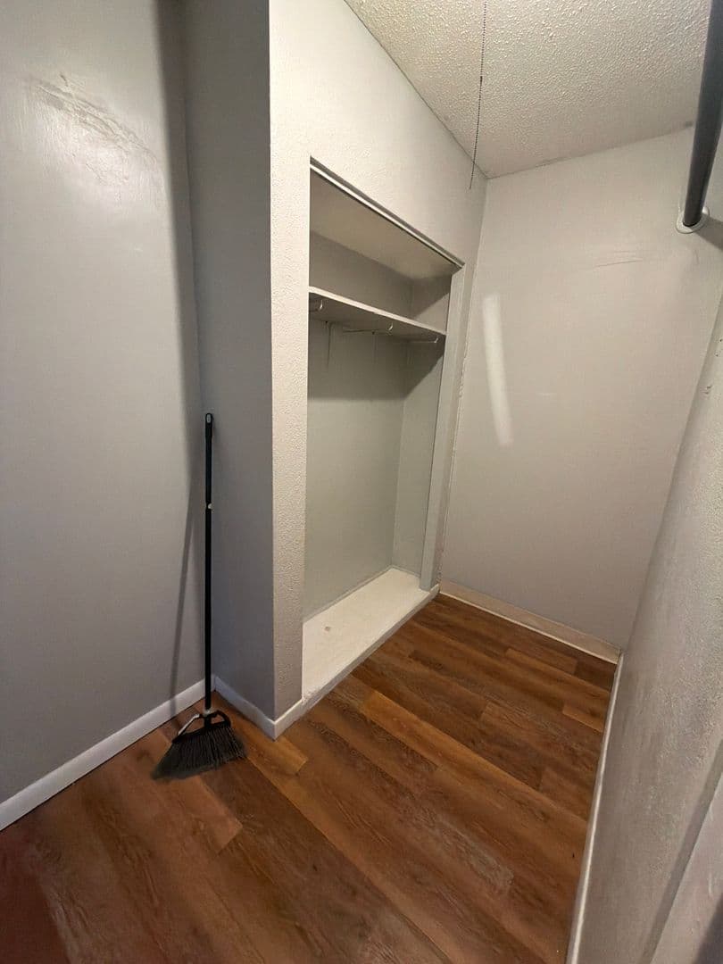 Minneapolis Apartment: 119-23 W. 33rd St.