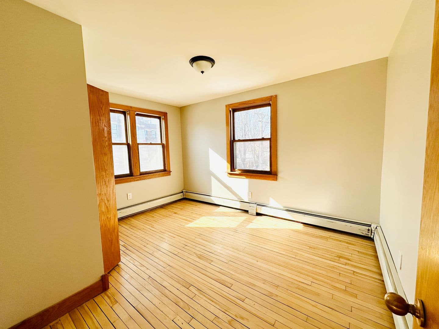 Minneapolis Apartment: 2514 Emerson Ave S.