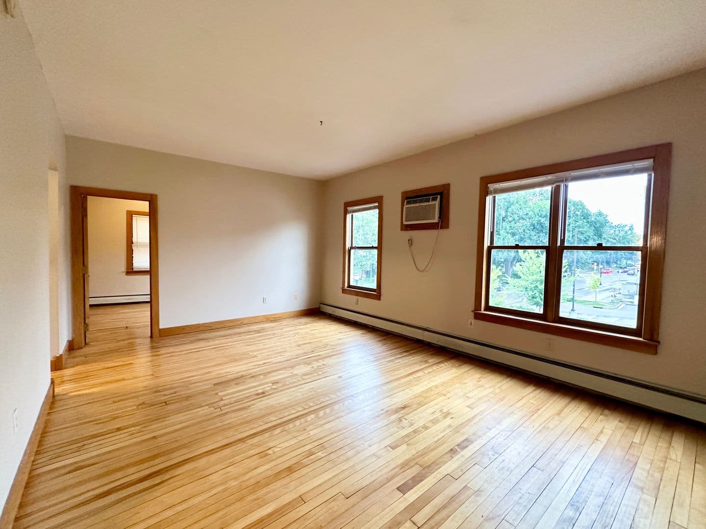 Minneapolis Apartment: 2514 Emerson Ave S.