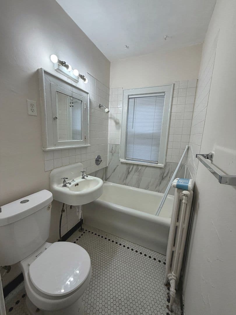 Minneapolis Apartment: 201 27th St. E.