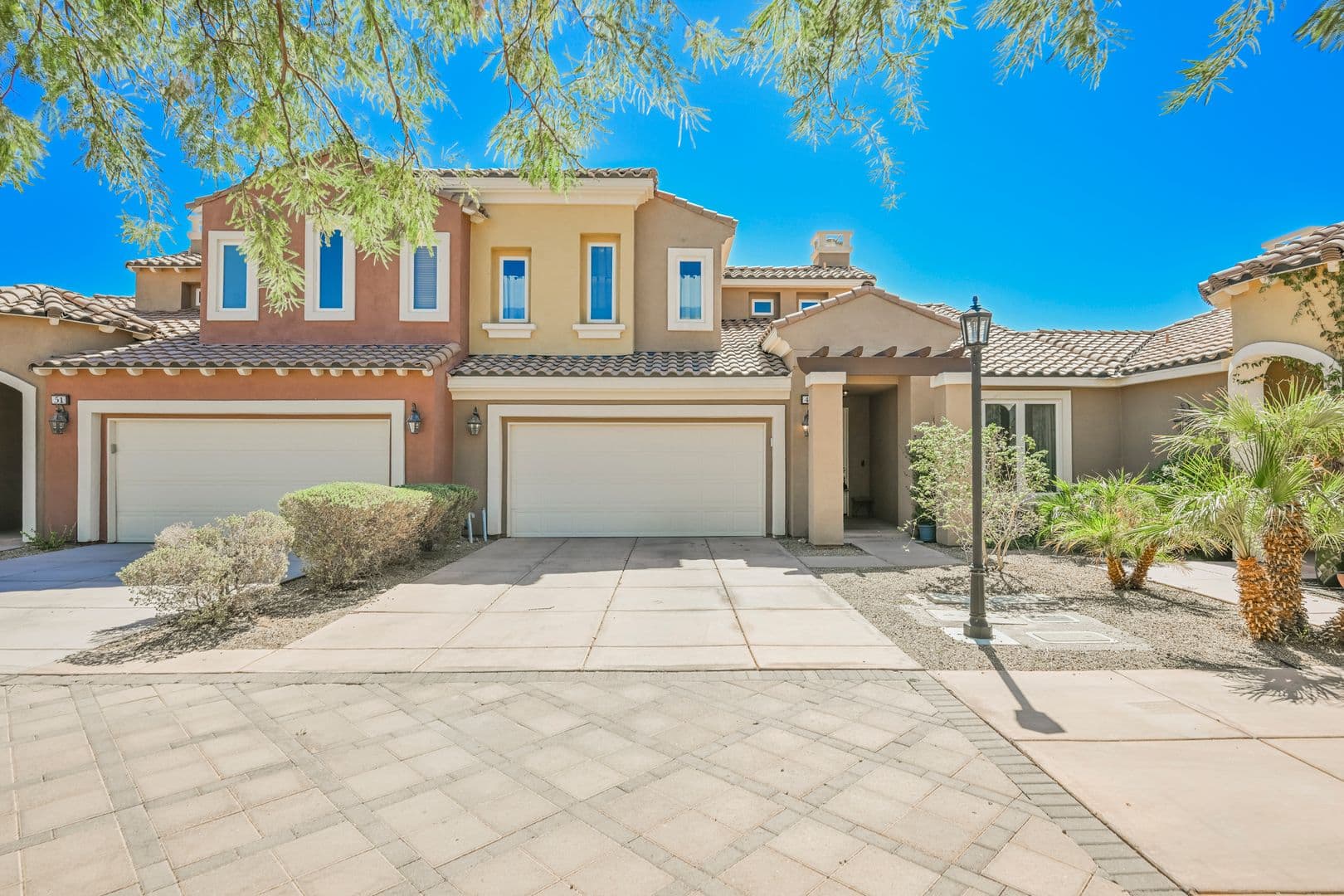 Henderson Townhome: 49 Strada Principale
