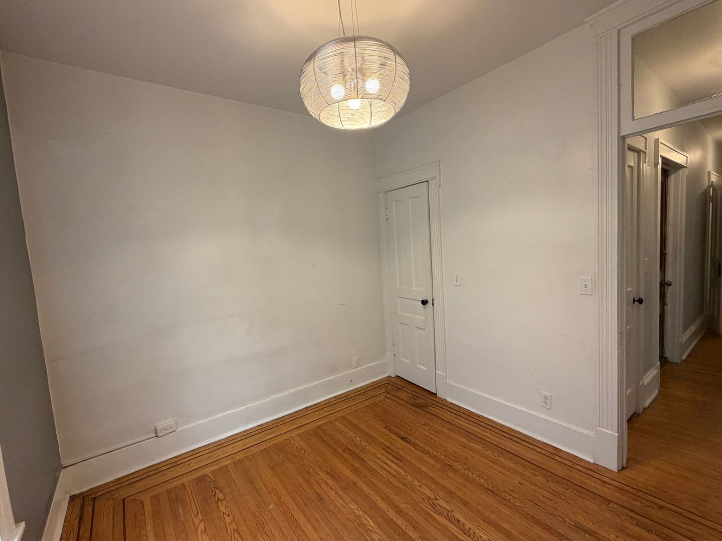 Minneapolis Apartment: 515 5th Ave. SE