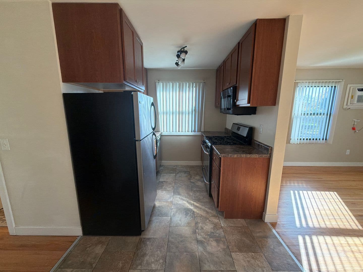 Minneapolis Apartment: 4035 Bloomington Ave So.