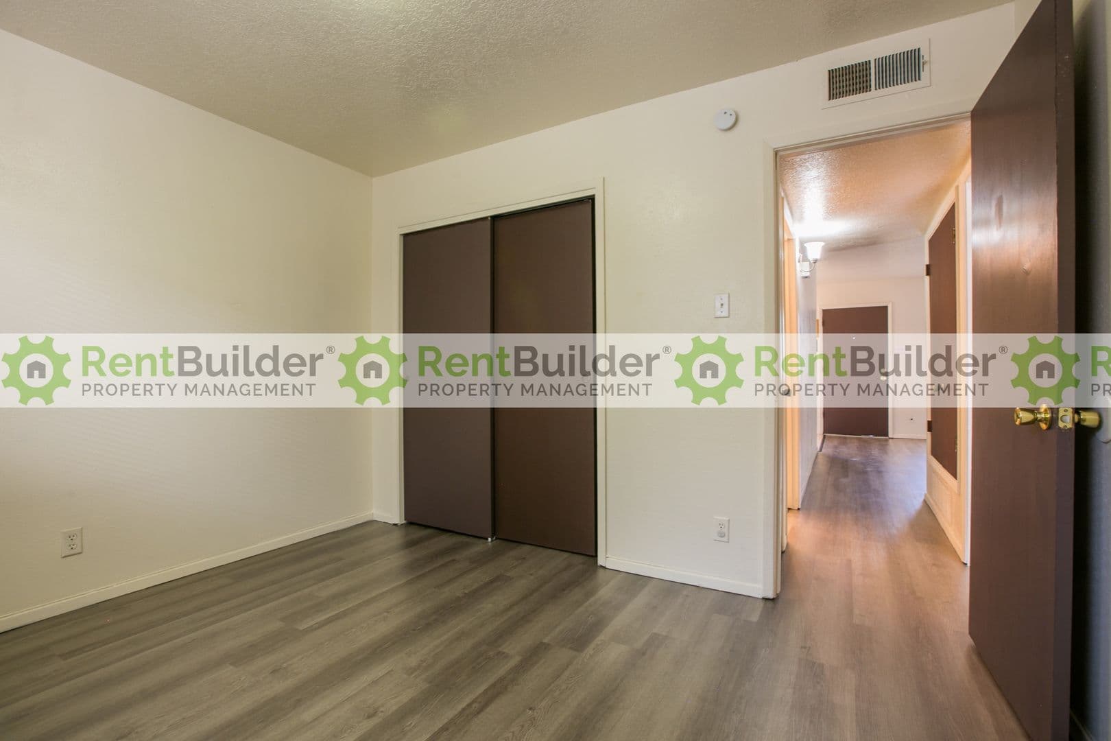 Albuquerque Apartment: 12124 Menaul Blvd. NE