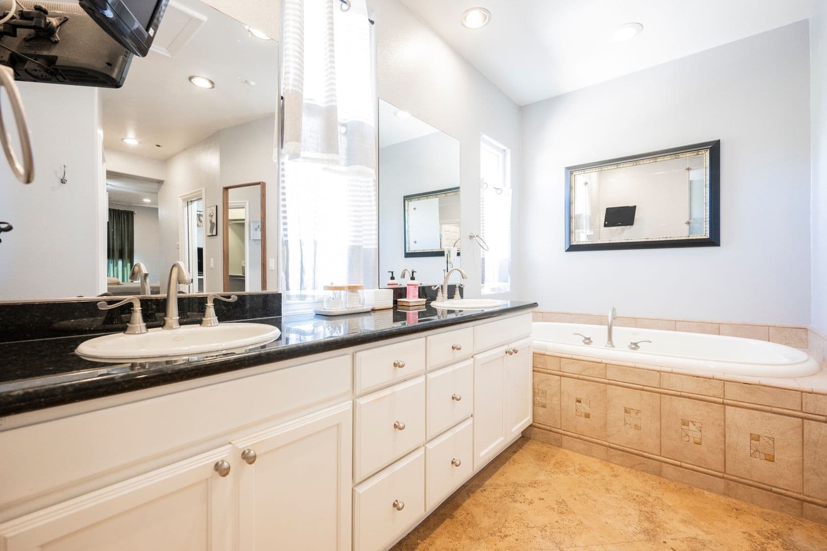 Henderson Townhome: 49 Strada Principale
