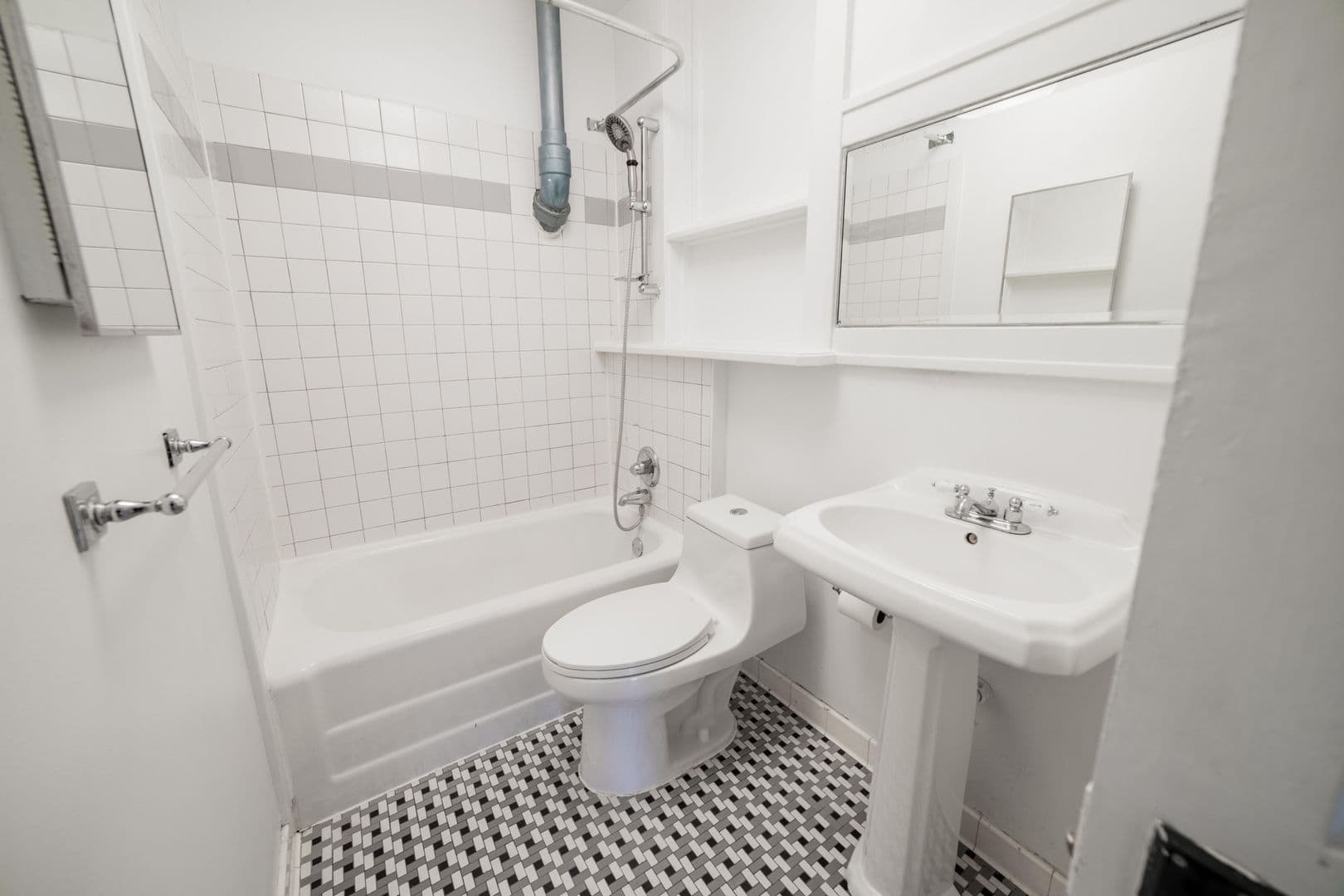 Minneapolis Apartment: 515 5th Ave. SE