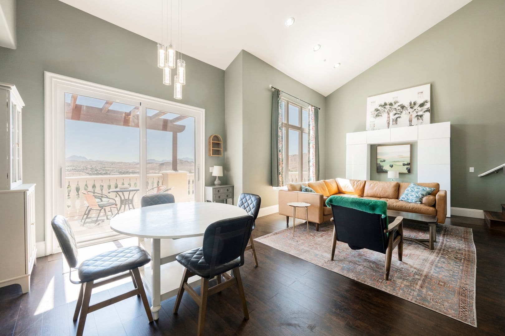 Henderson Townhome: 49 Strada Principale
