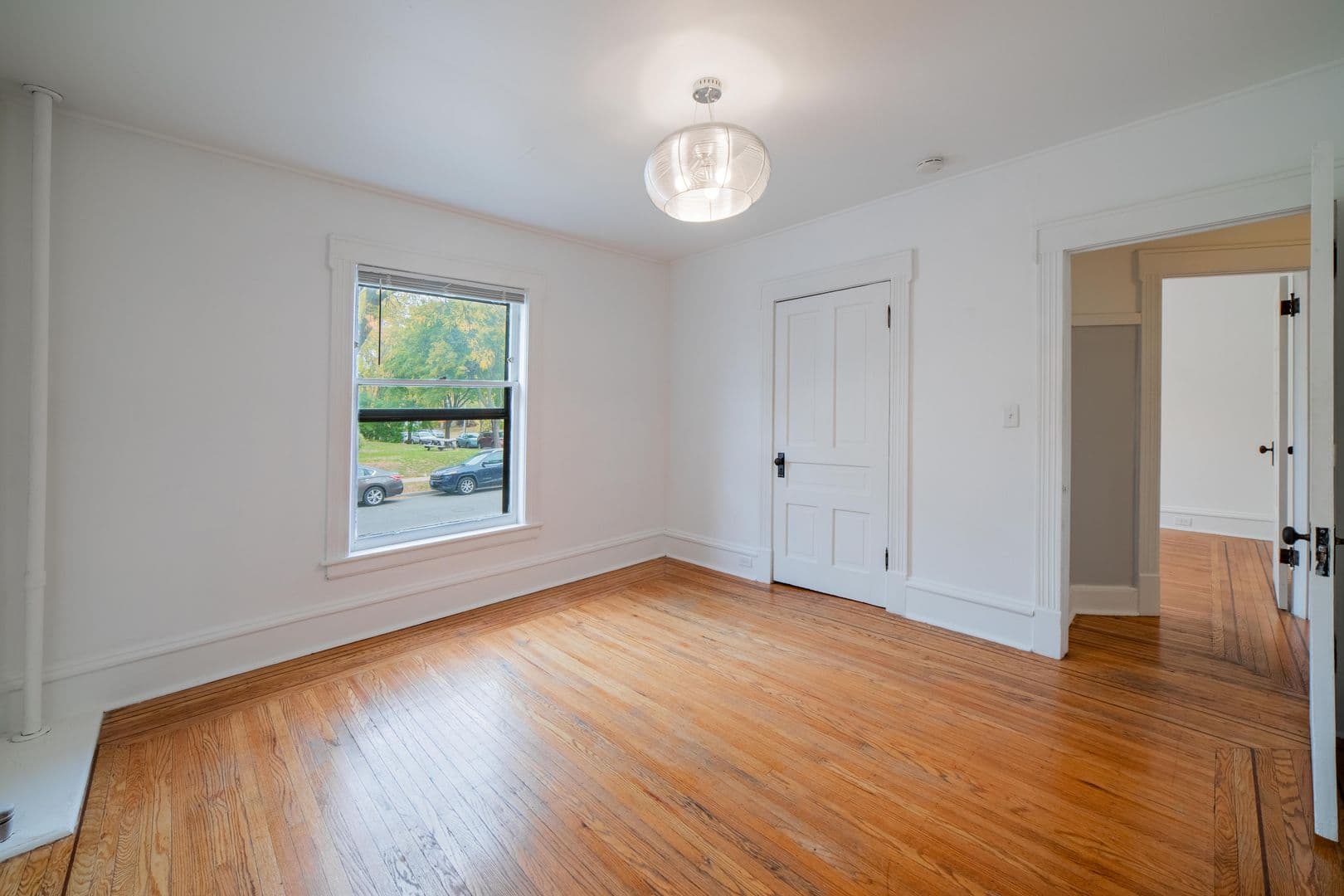 Minneapolis Apartment: 515 5th Ave. SE