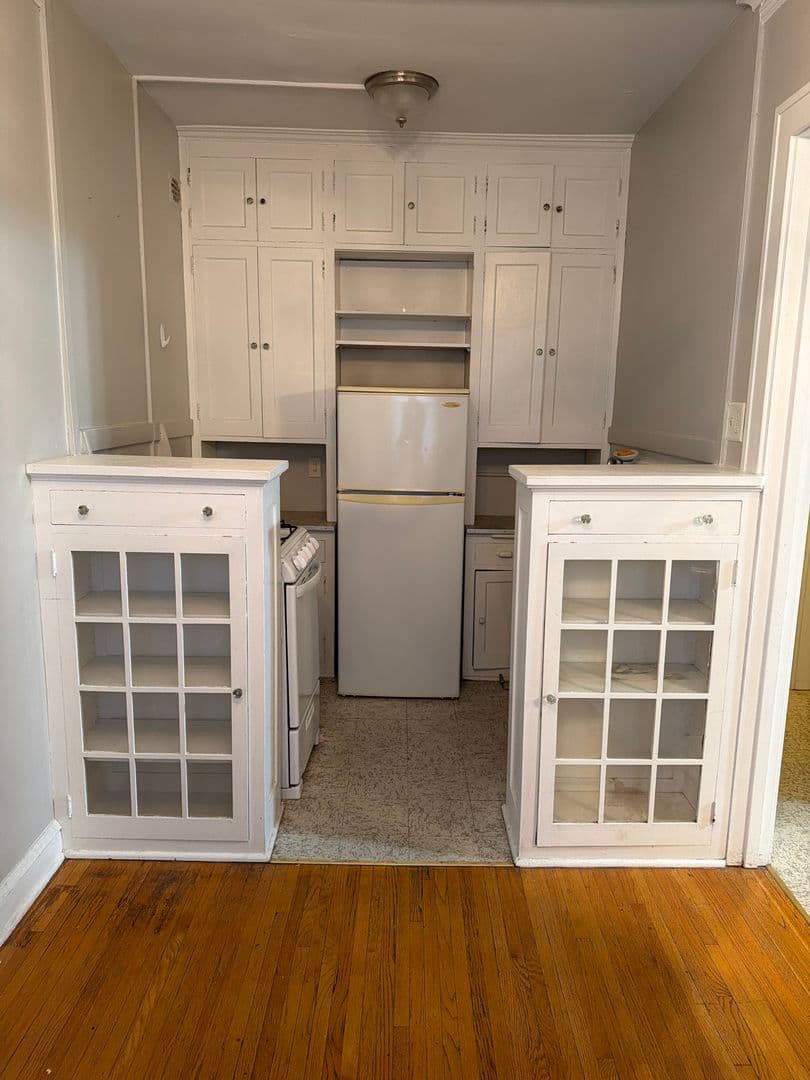 Minneapolis Apartment: 119-23 W. 33rd St.