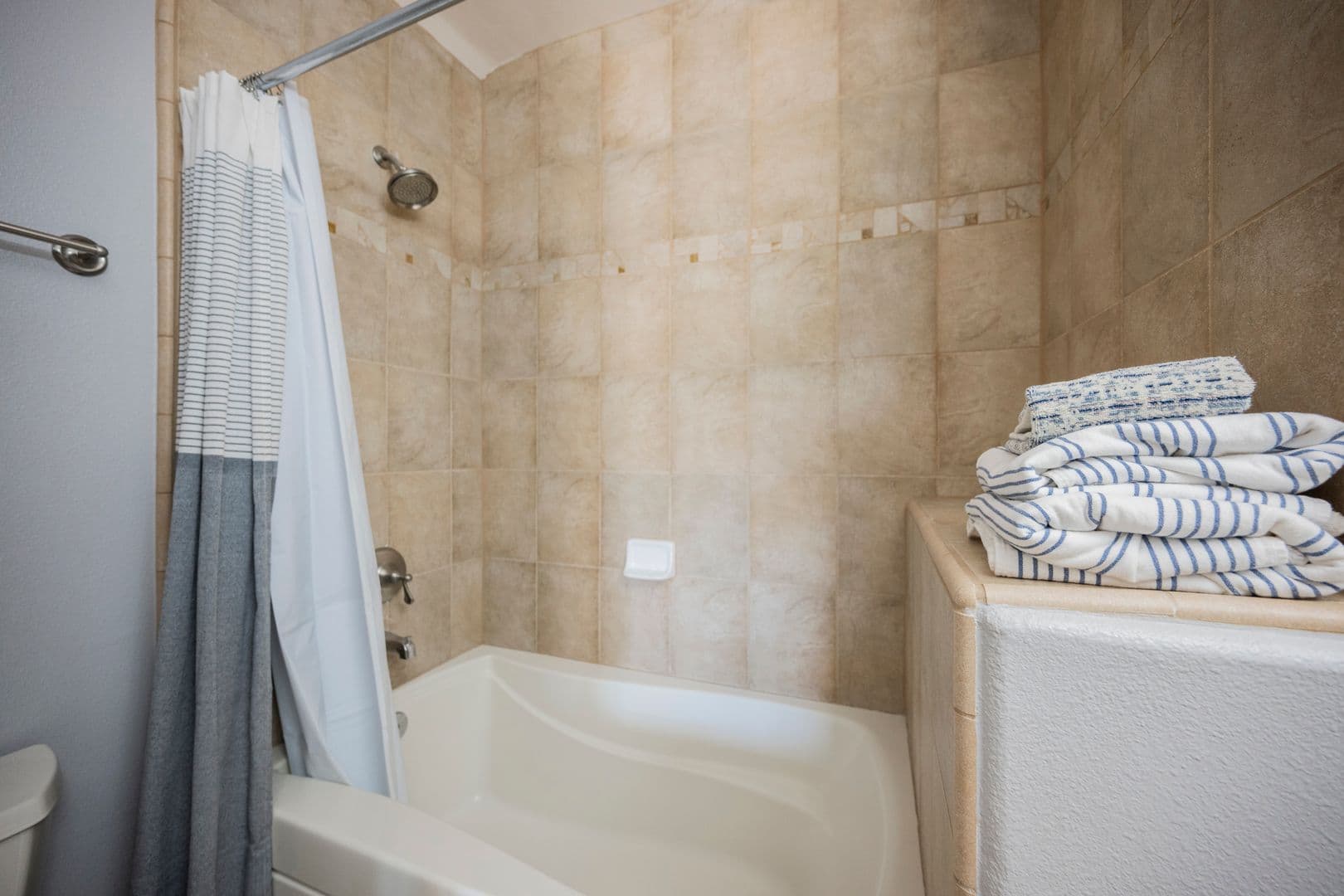 Henderson Townhome: 49 Strada Principale