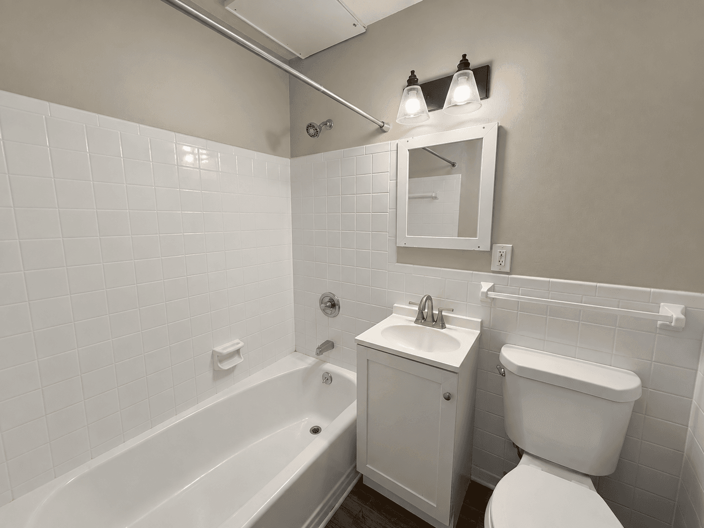 Saint Louis Park Apartment: 8216 W 31st St.