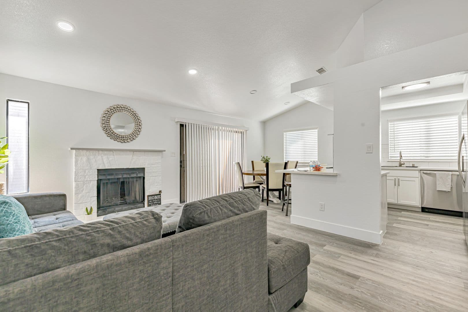 Stockton Apartment: 1141 W Swain Rd