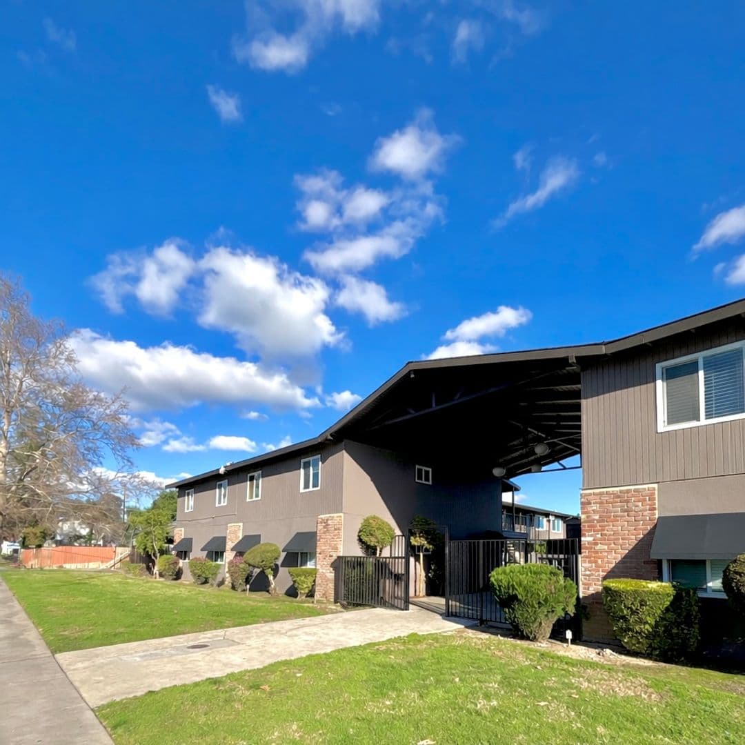 Turlock Apartment: 1144 Pioneer Ave