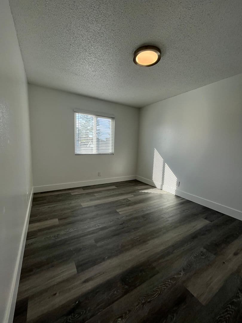 Turlock Apartment: 1144 Pioneer Ave
