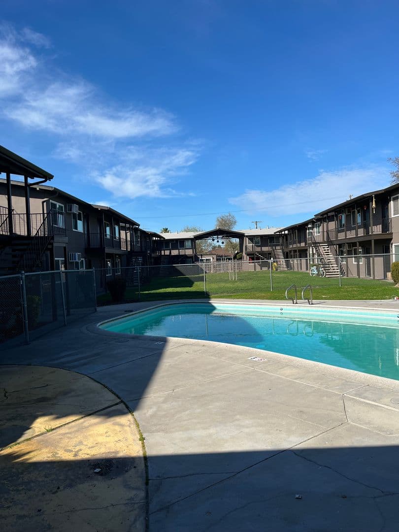 Turlock Apartment: 1144 Pioneer Ave