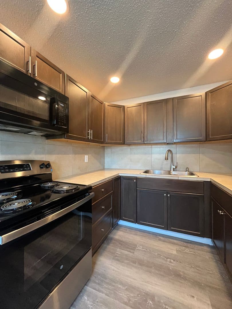 Turlock Apartment: 1144 Pioneer Ave