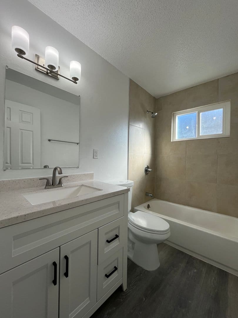 Turlock Apartment: 1144 Pioneer Ave