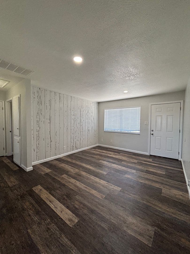 Los Banos Apartment: 1548 Canal Farm Lane