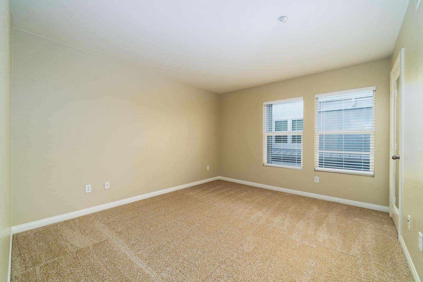San Diego Condo: 3140 Trinity Bay