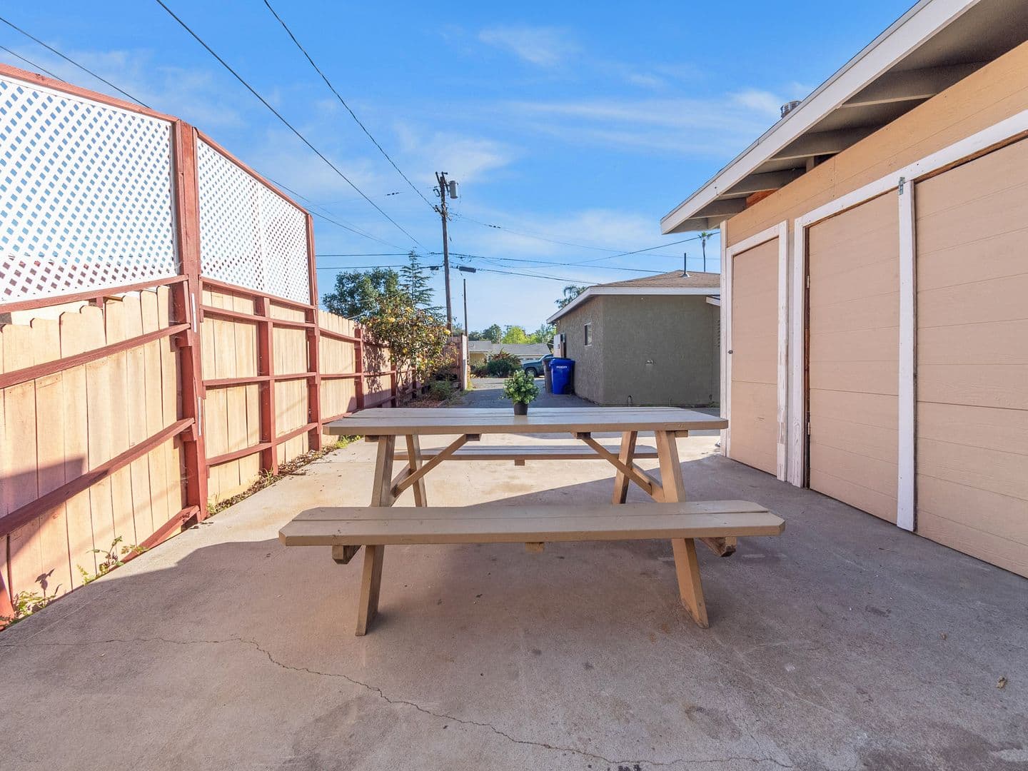 Vista Apartment: 1508 Elm