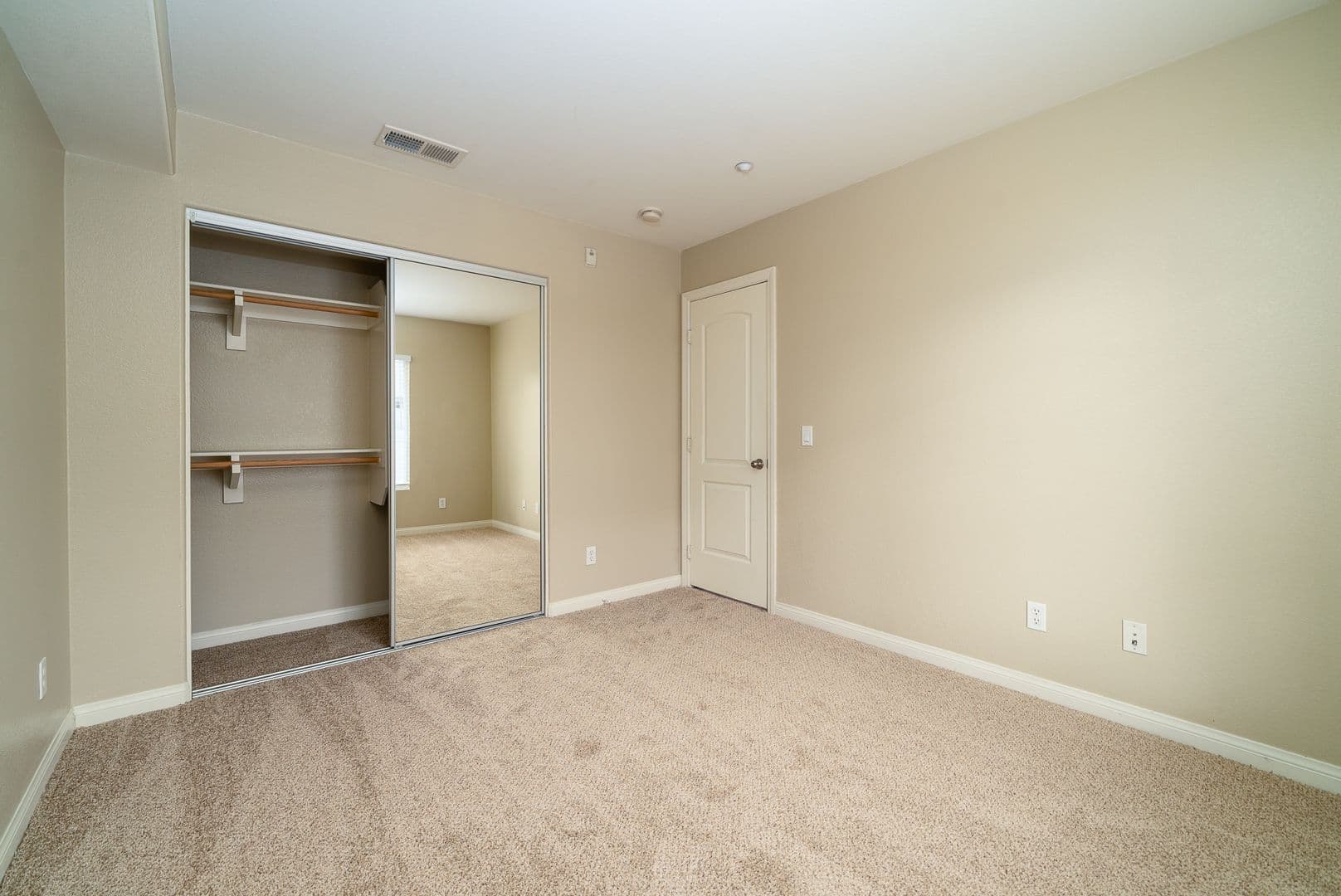 San Diego Condo: 3140 Trinity Bay