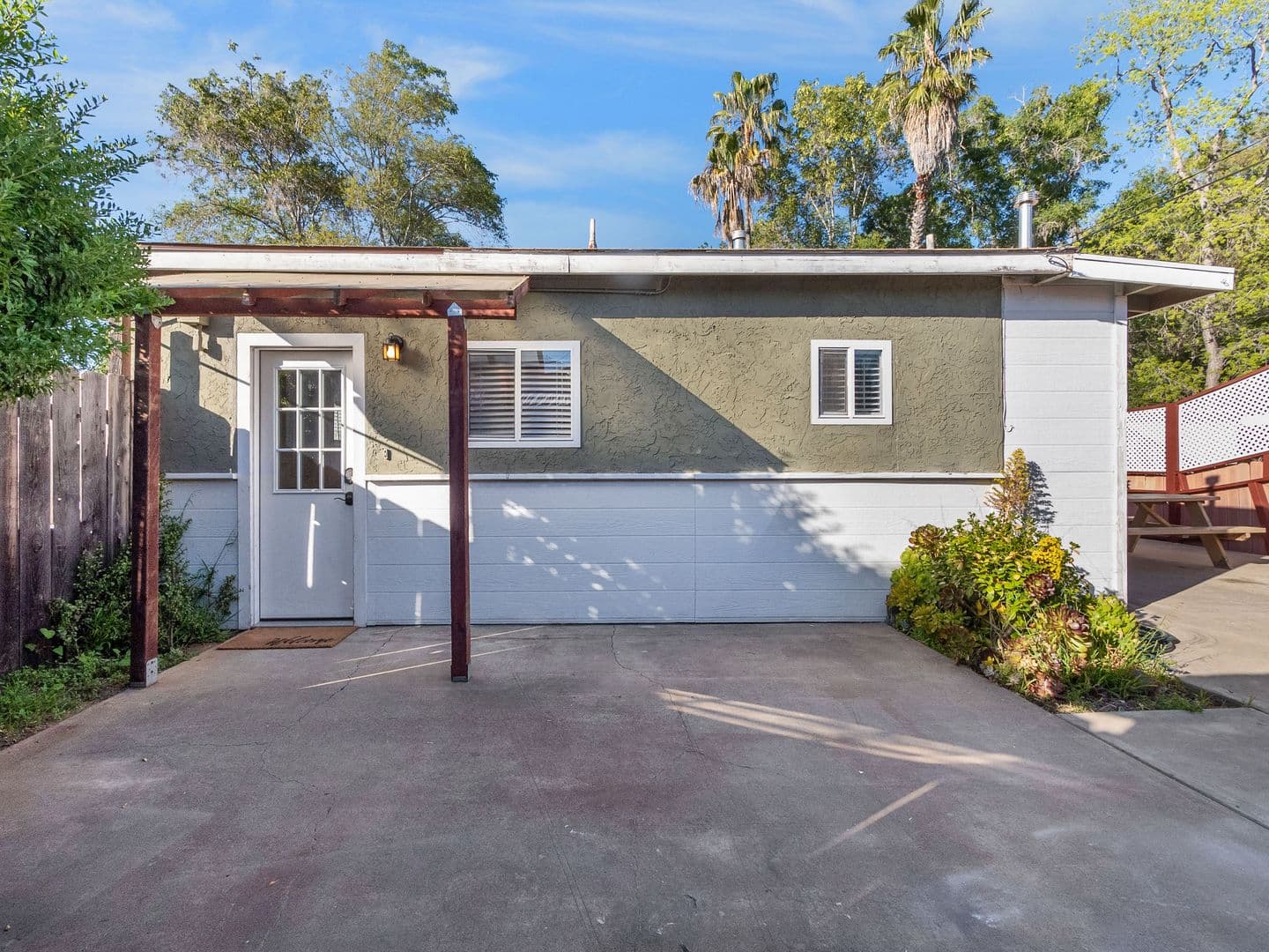 Vista Apartment: 1508 Elm
