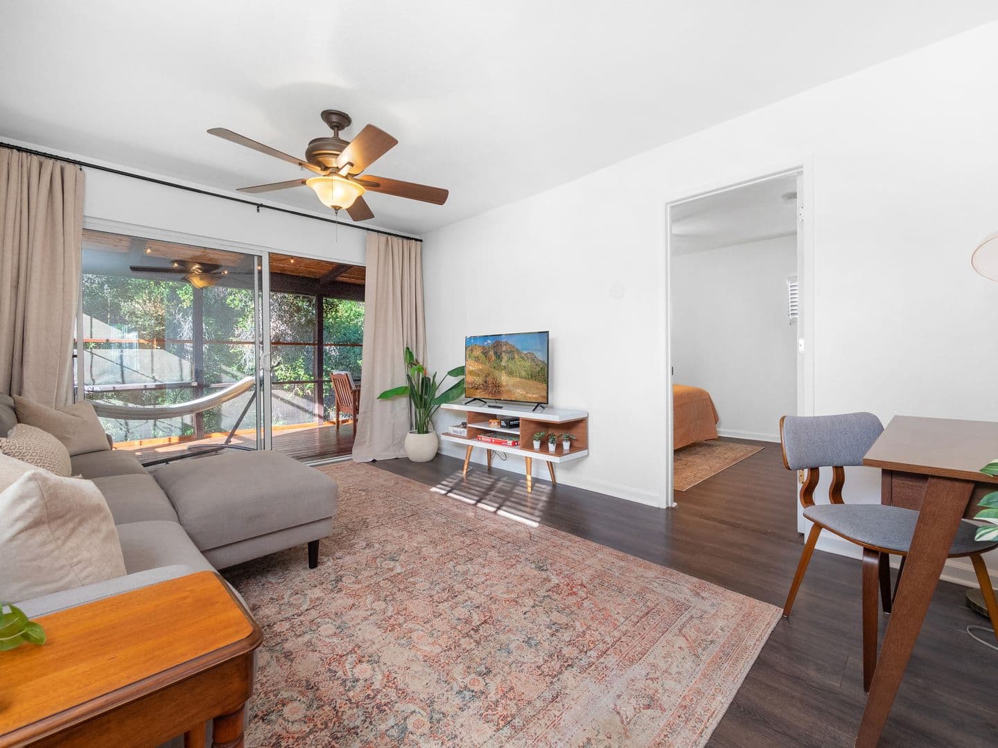 Vista Apartment: 1508 Elm