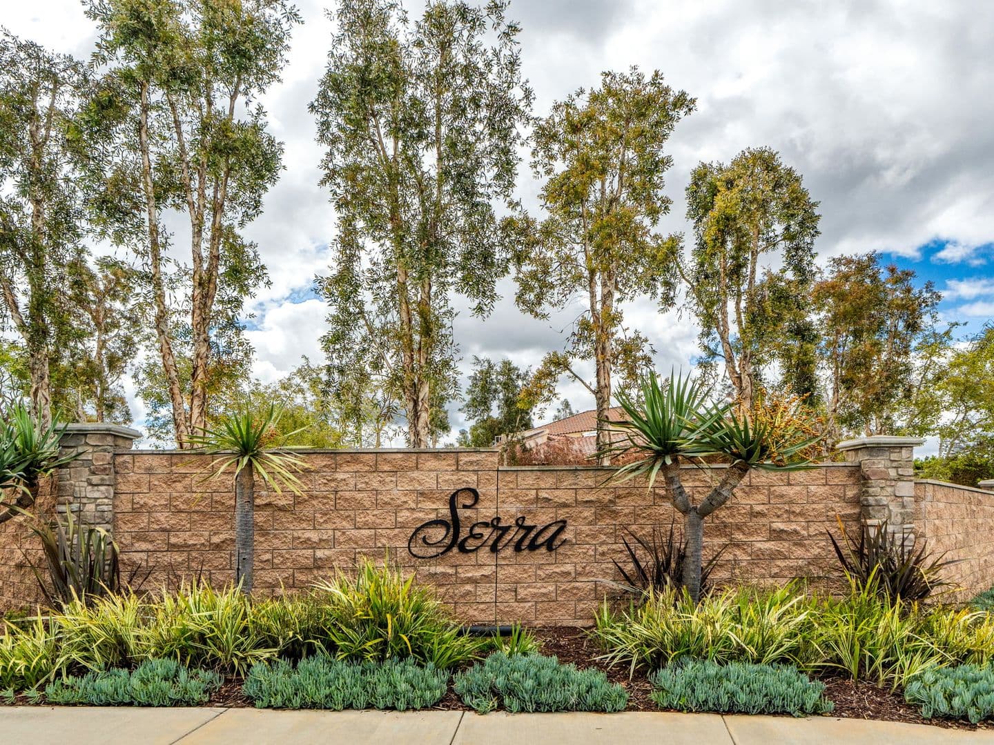 Vista House: 2073 White Alder Ln