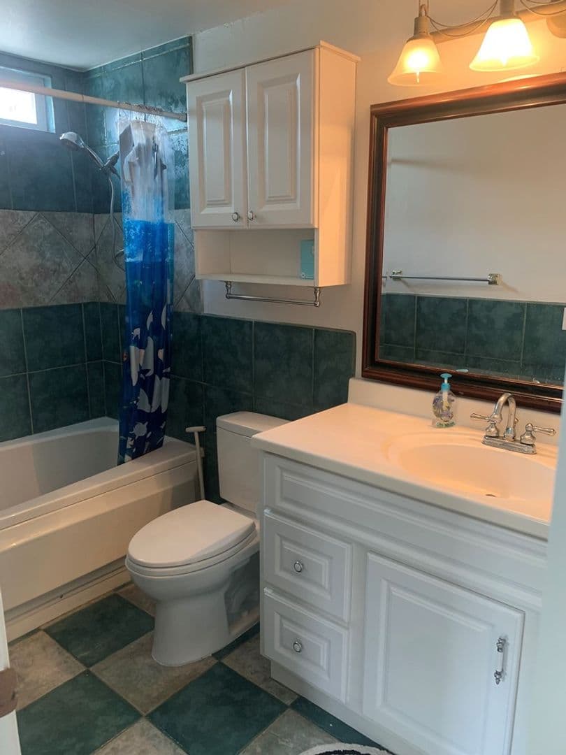 Carlsbad Condo: 4517 Cove Dr. Apt. 2