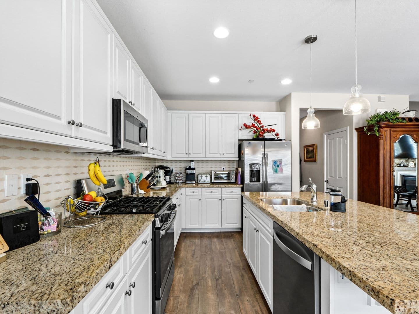 Vista House: 2073 White Alder Ln