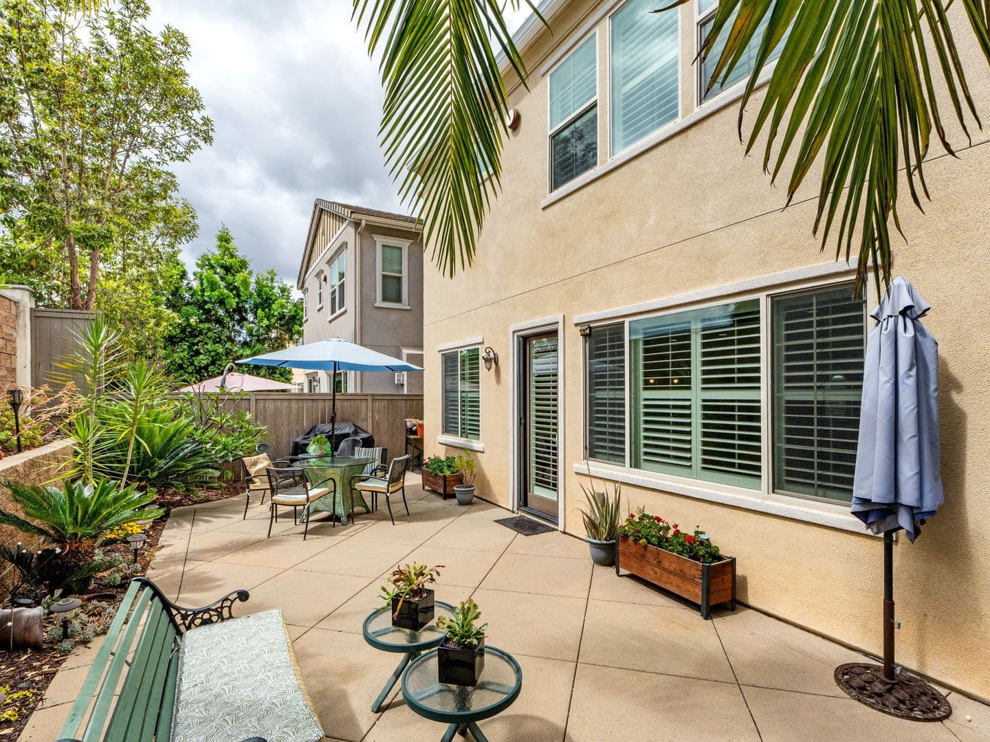 Vista House: 2073 White Alder Ln