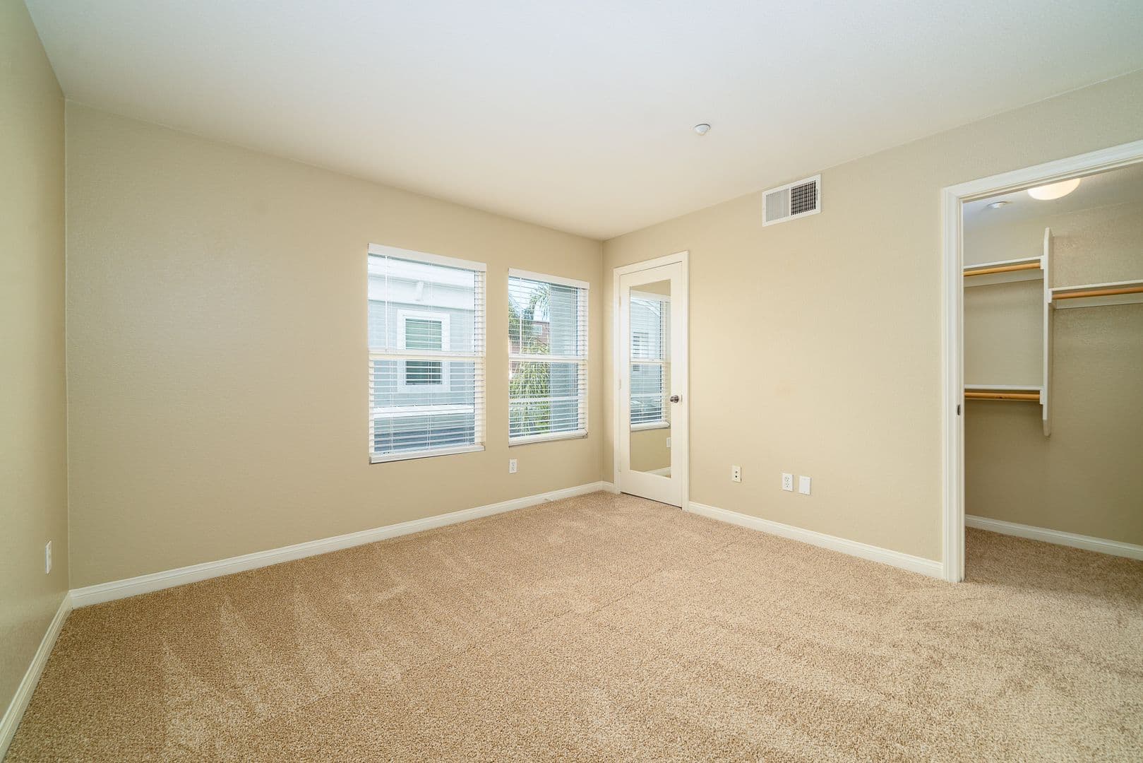 San Diego Condo: 3140 Trinity Bay