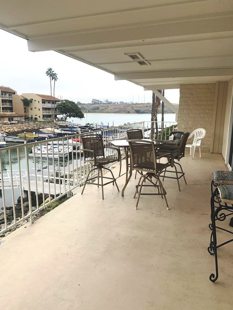 Carlsbad Condo: 4517 Cove Dr. Apt. 2