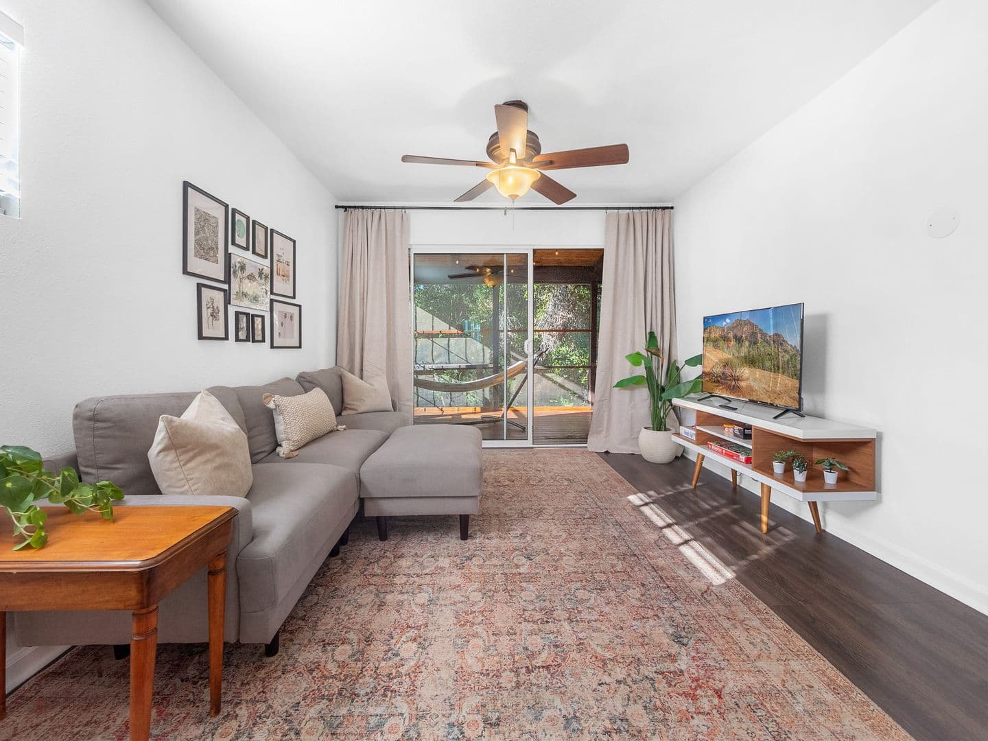 Vista Apartment: 1508 Elm