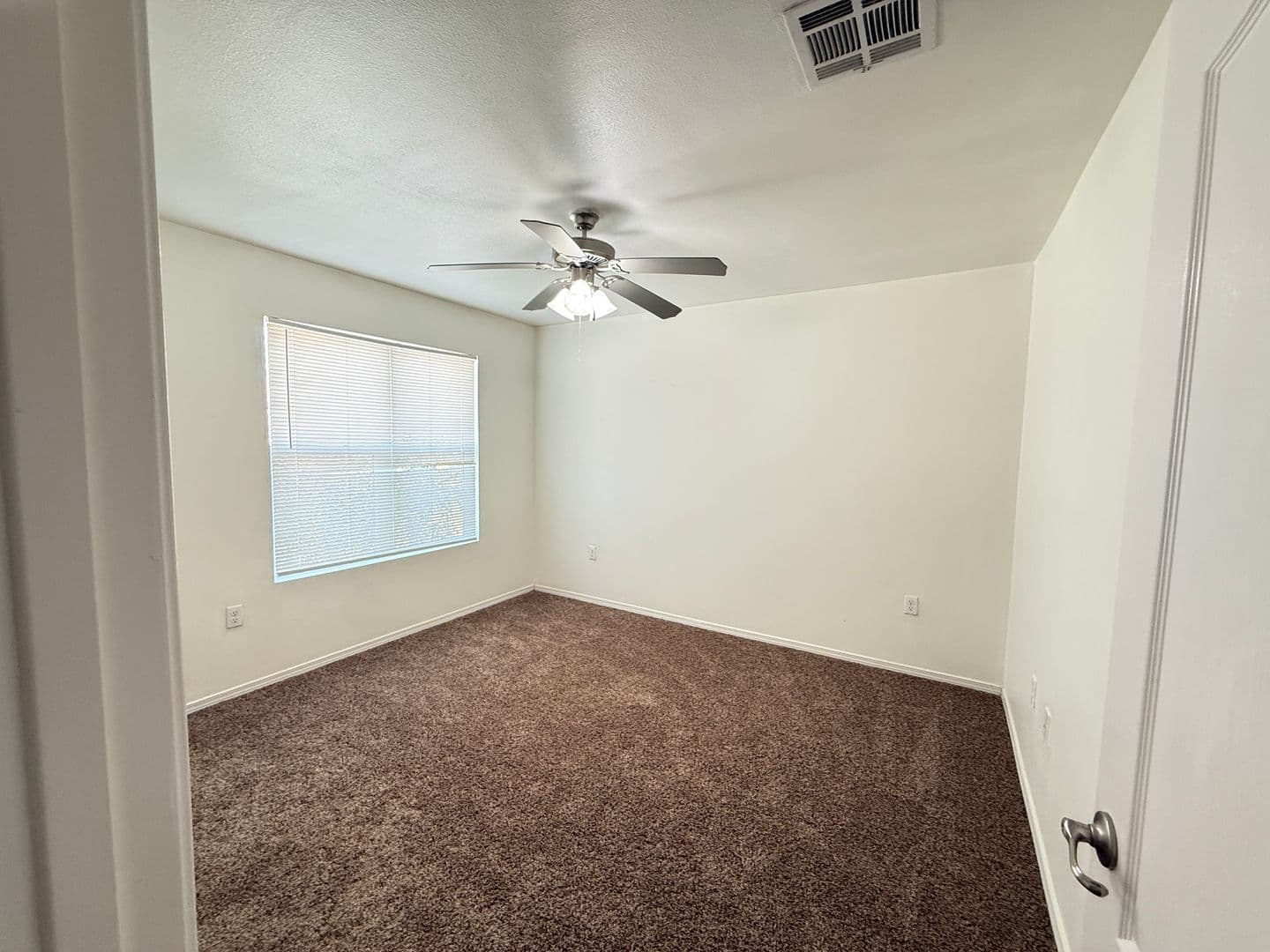 El Paso Apartment: 7598 Diana Drive