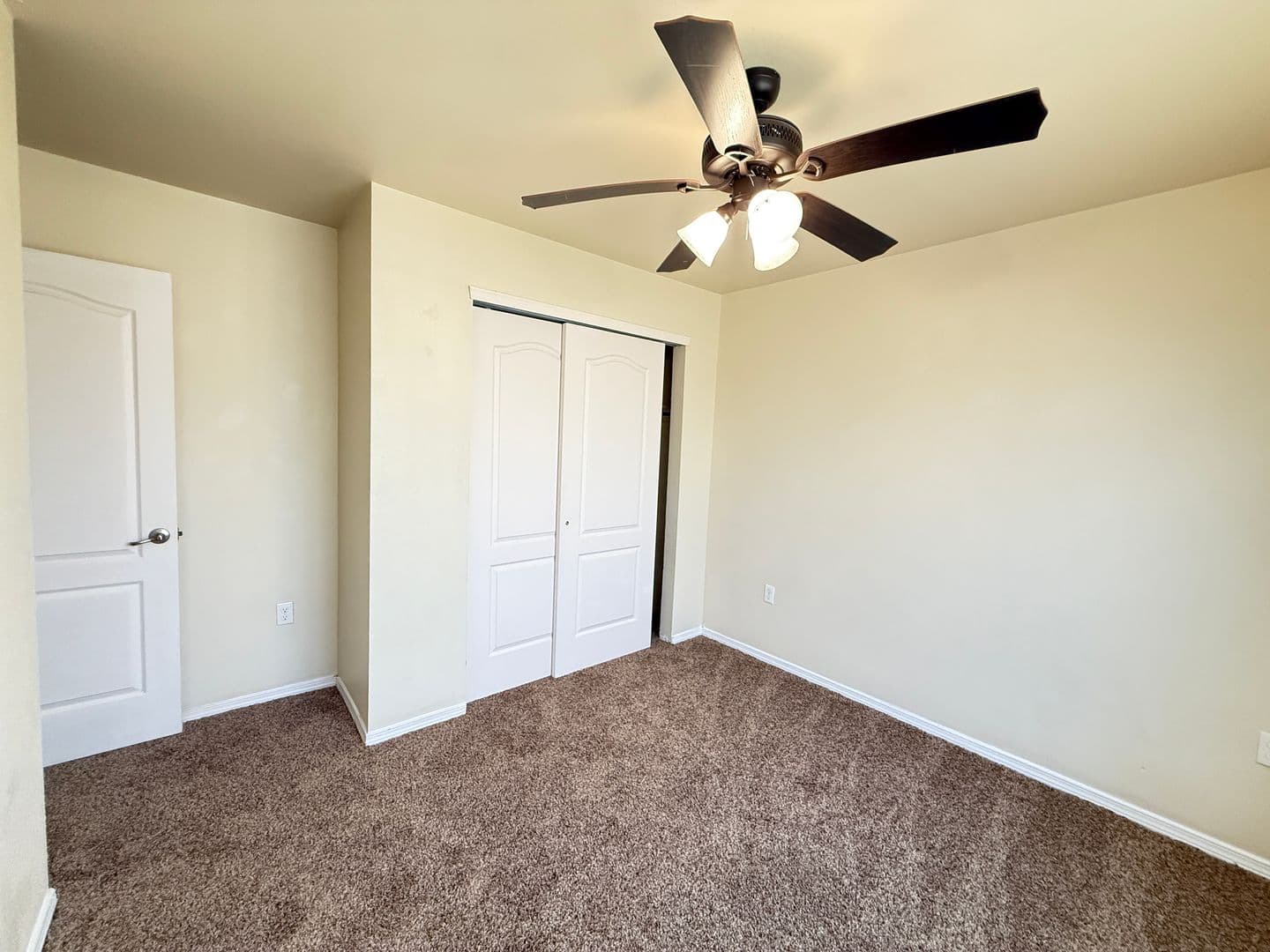 El Paso Apartment: 7598 Diana Drive