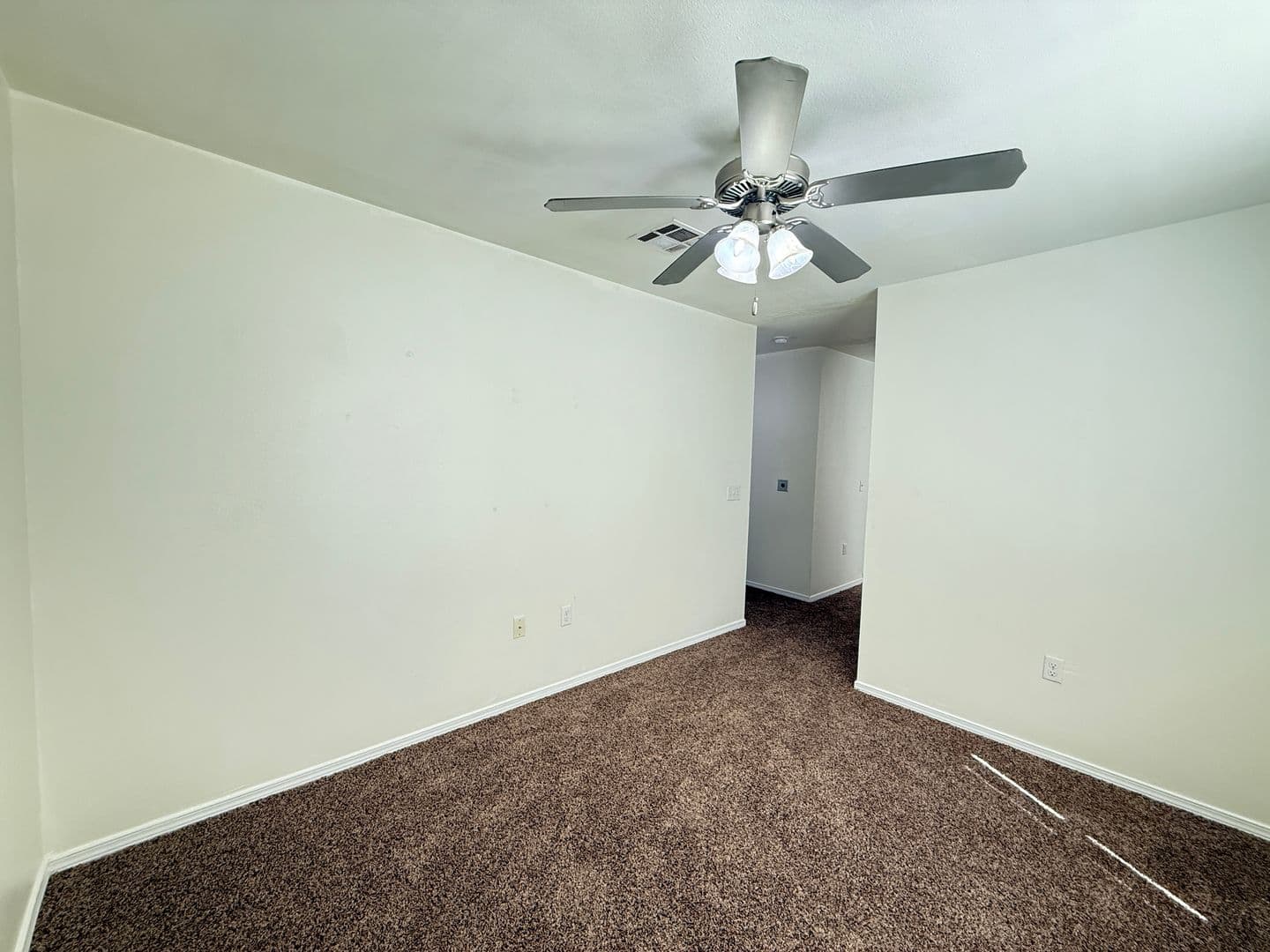 El Paso Apartment: 7598 Diana Drive
