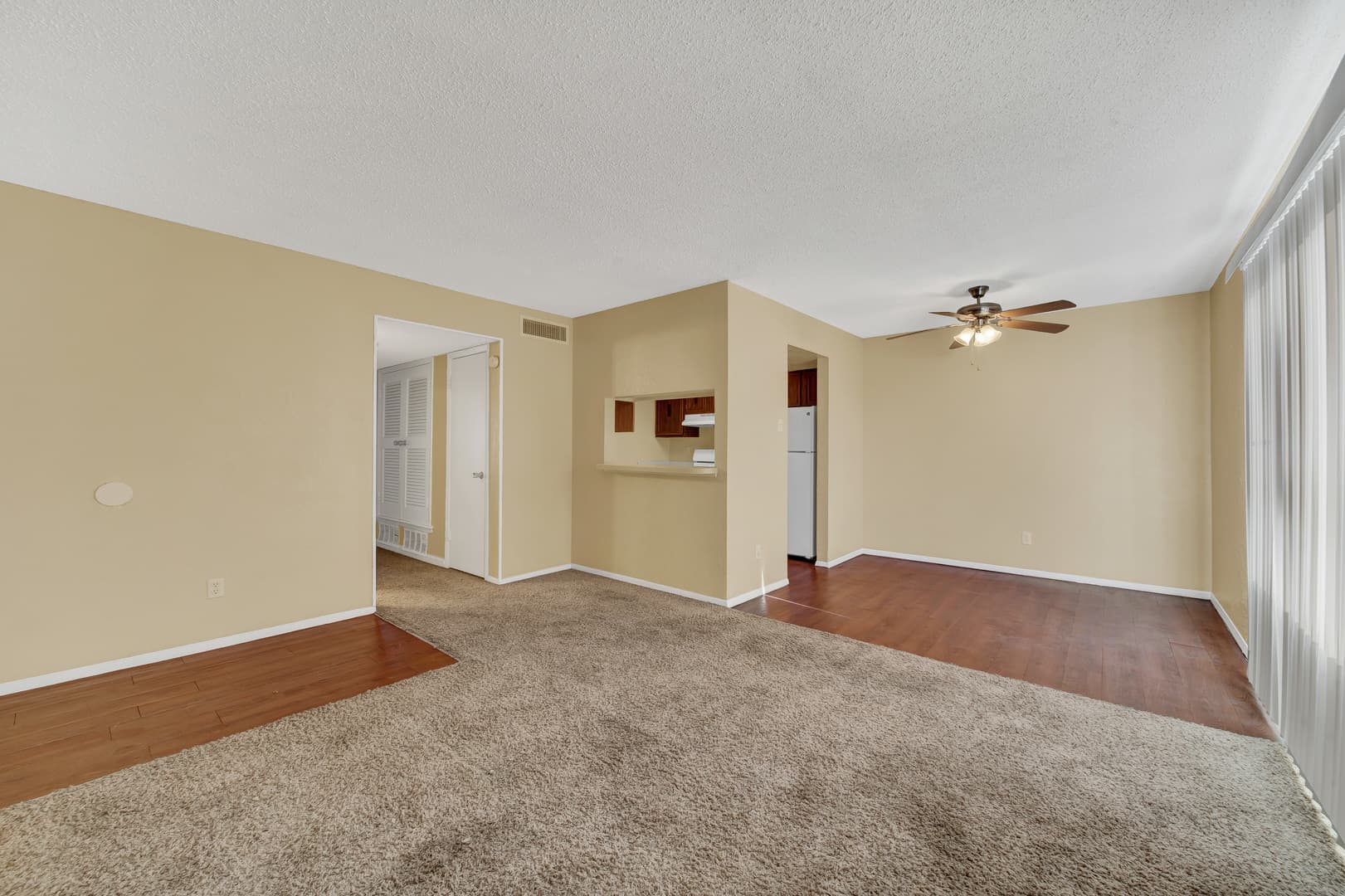 El Paso Apartment: 5500 Confetti Drive
