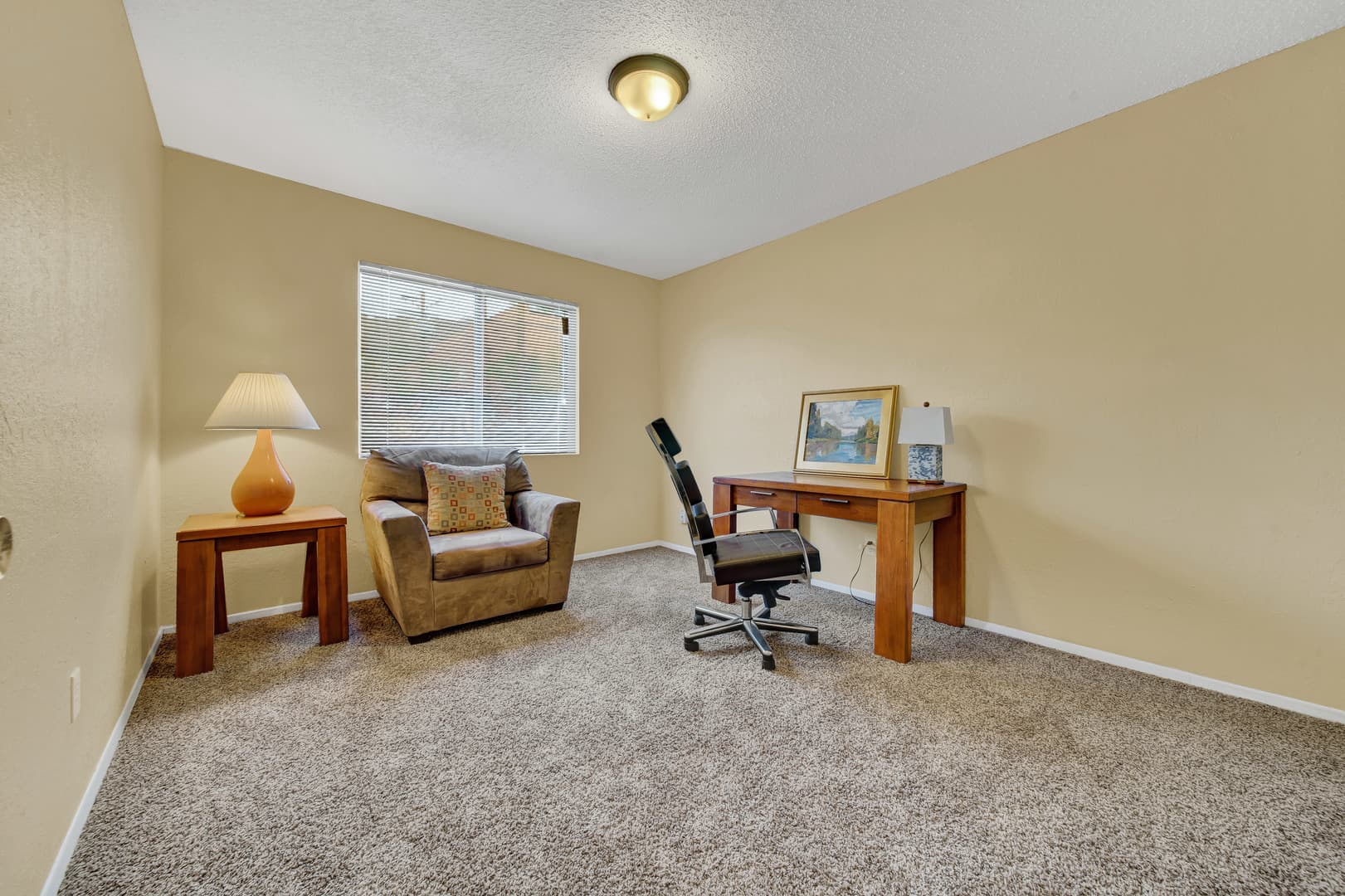 El Paso Apartment: 5500 Confetti Drive