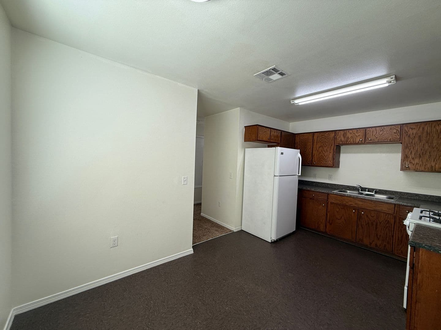 El Paso Apartment: 7598 Diana Drive