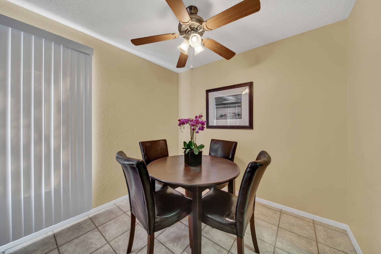 El Paso Apartment: 5500 Confetti Drive
