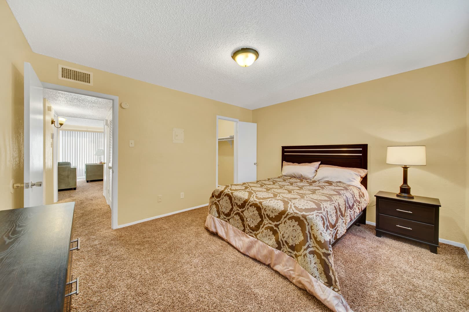 El Paso Apartment: 5500 Confetti Drive