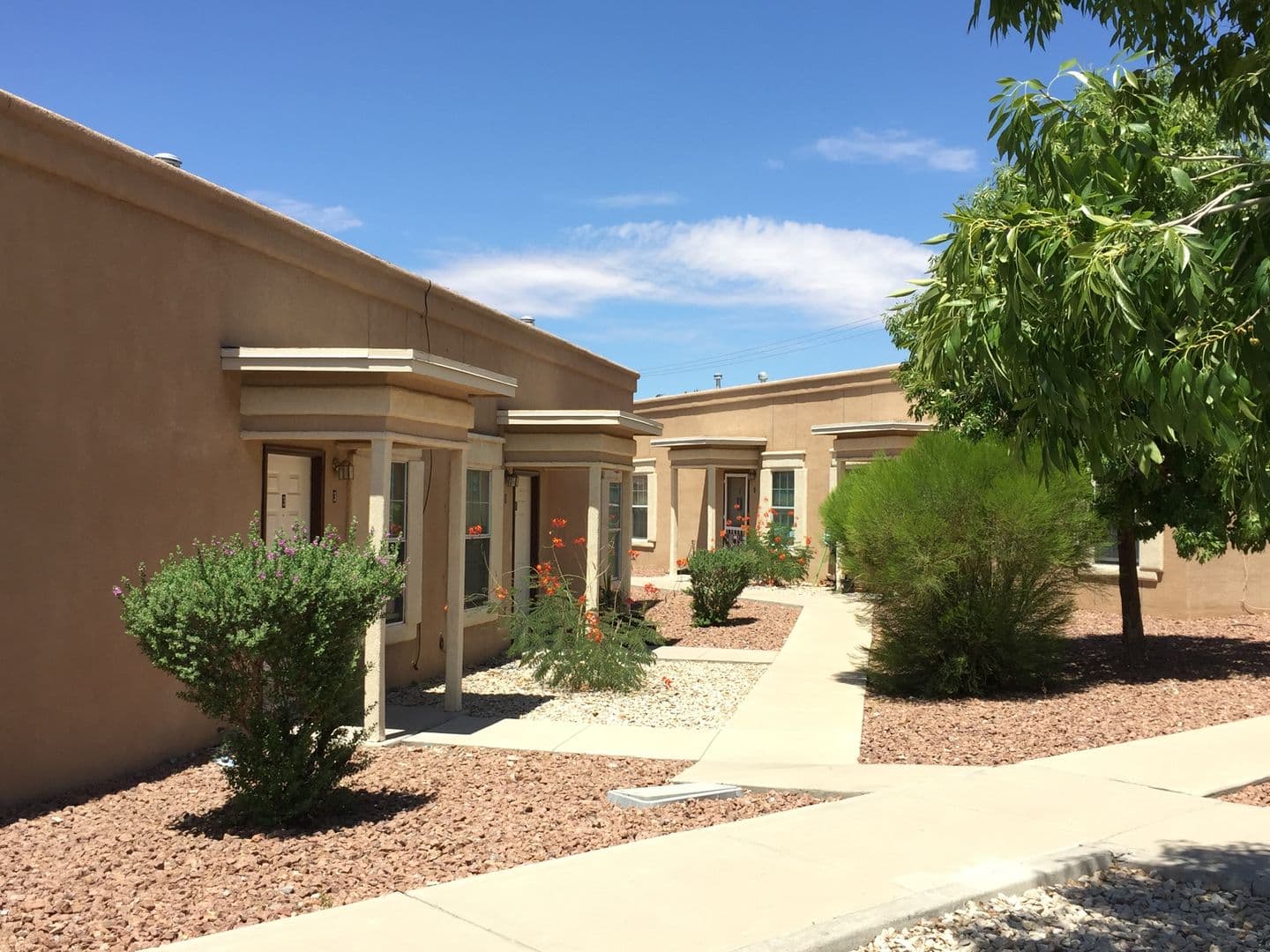 El Paso Apartment: 260 McClintock Drive