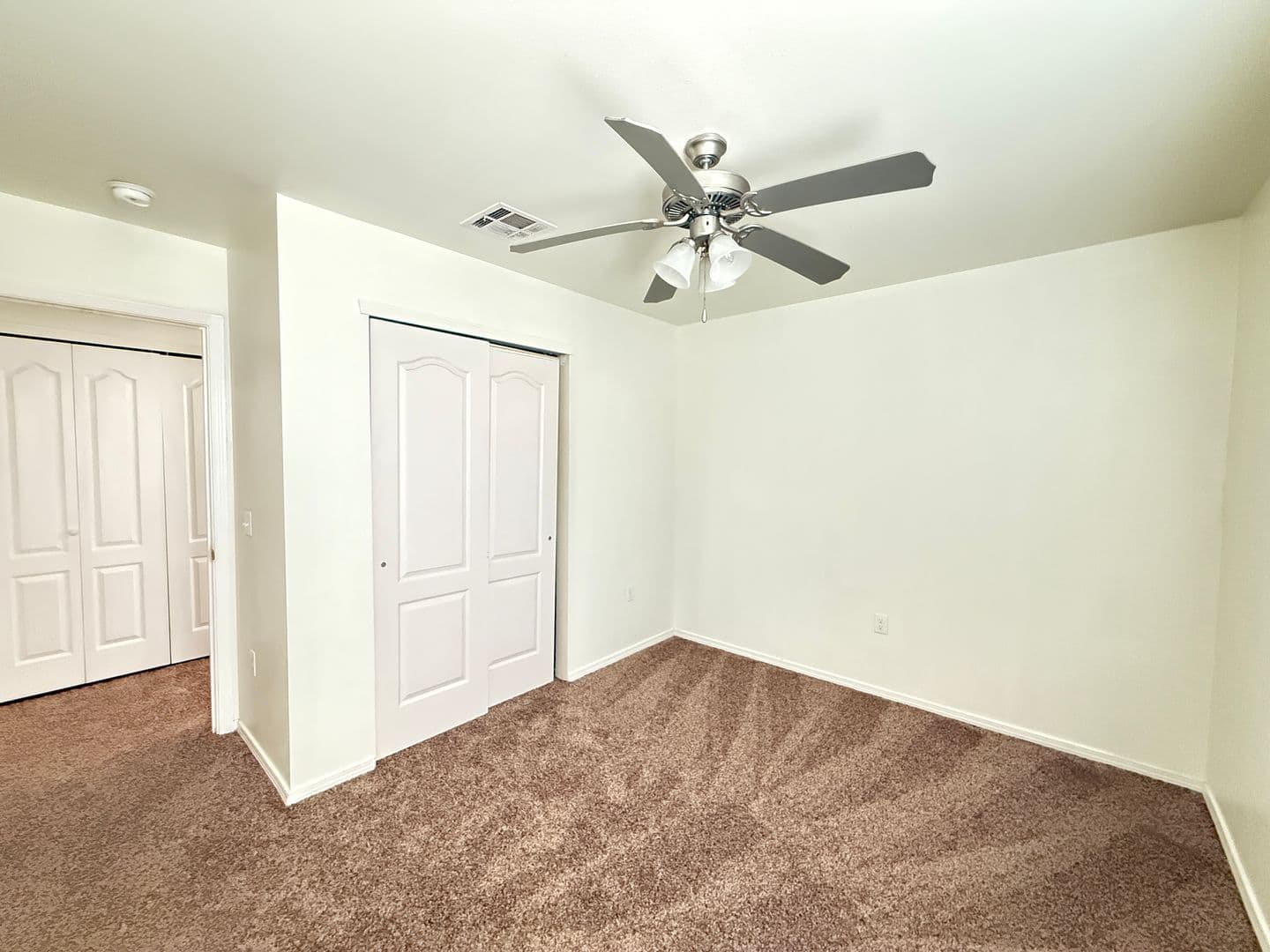 El Paso Apartment: 7598 Diana Drive