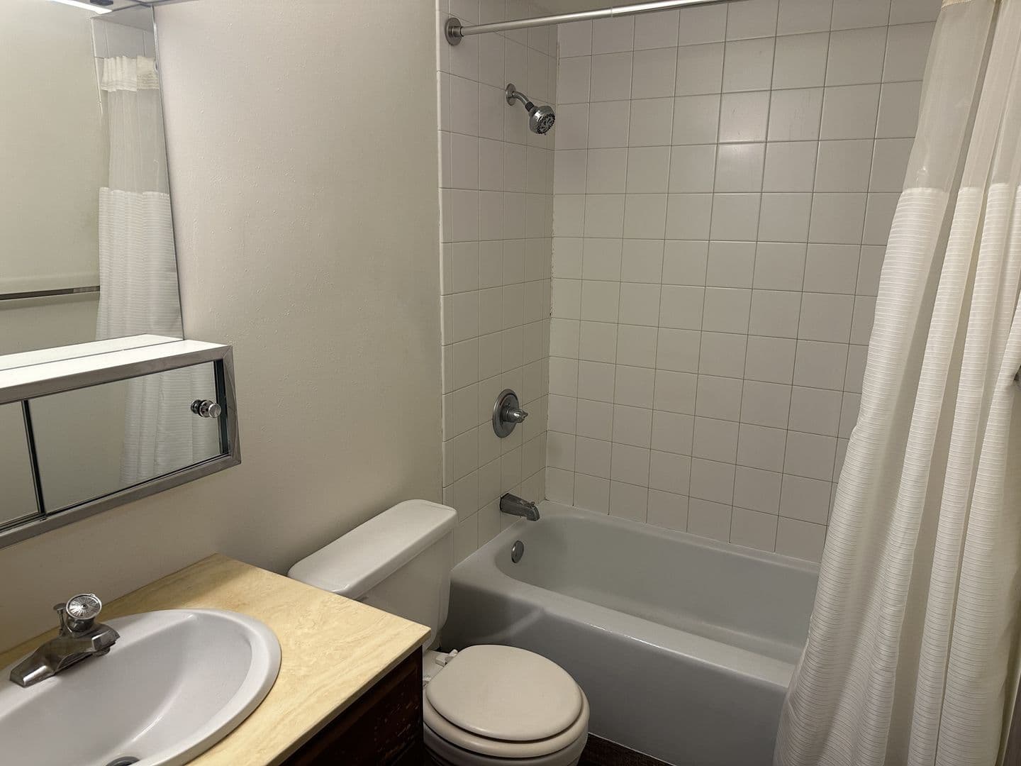 Boone Apartment: 1003 - 1005 Parkway Drive