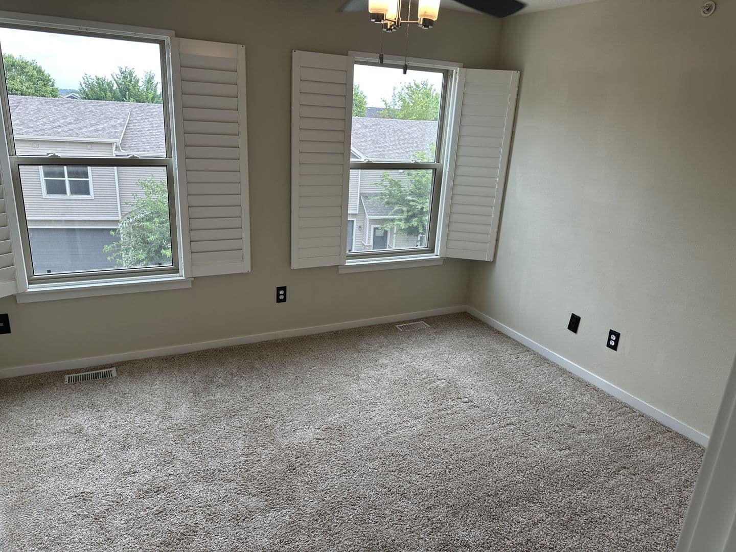 Ankeny Townhome: 223 NE 45th Lane