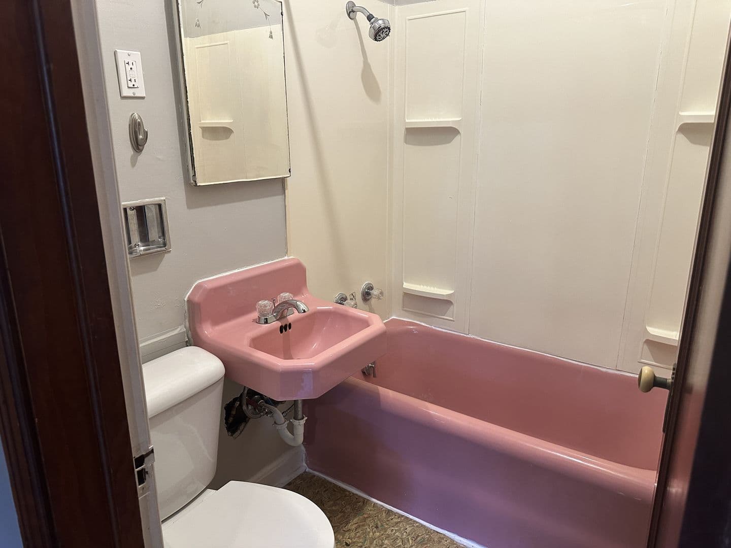 Boone Apartment: 528 6th Street