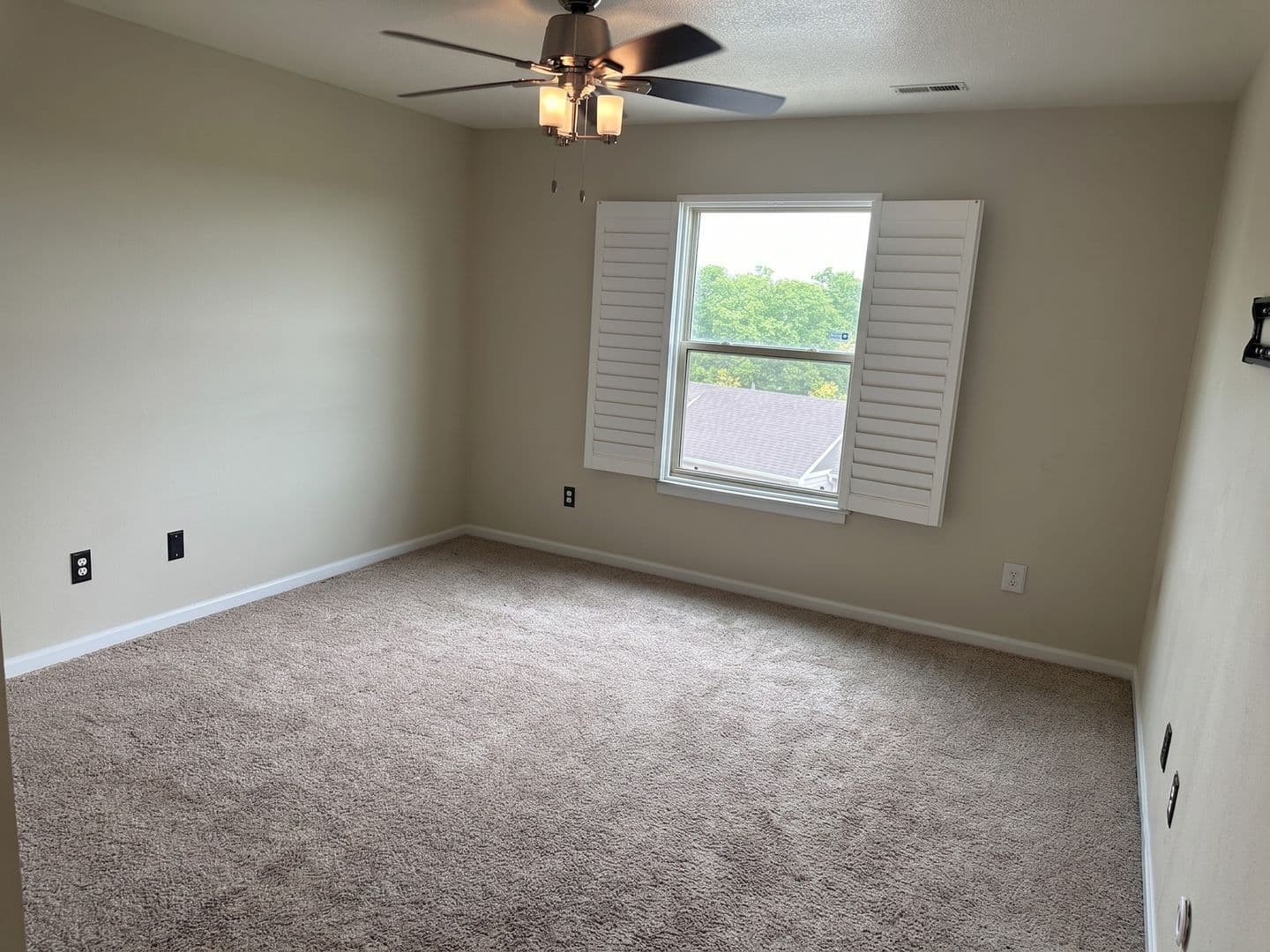Ankeny Townhome: 223 NE 45th Lane